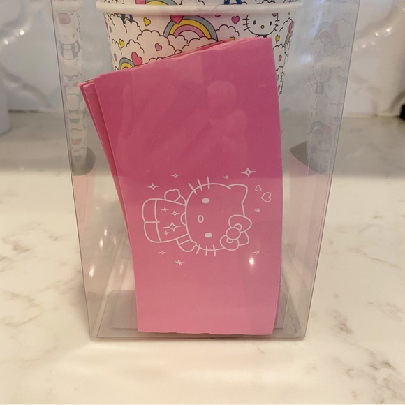 Hello Kitty 16 oz Disposable Hot Cup Set With Sleeves - Picture 4 of 7